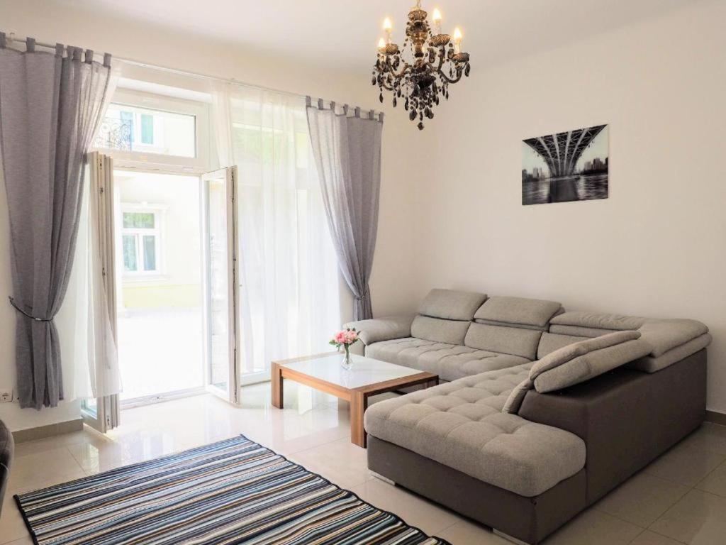 Schoenbrunn - Contactless 24h Check-in Apartamento Viena