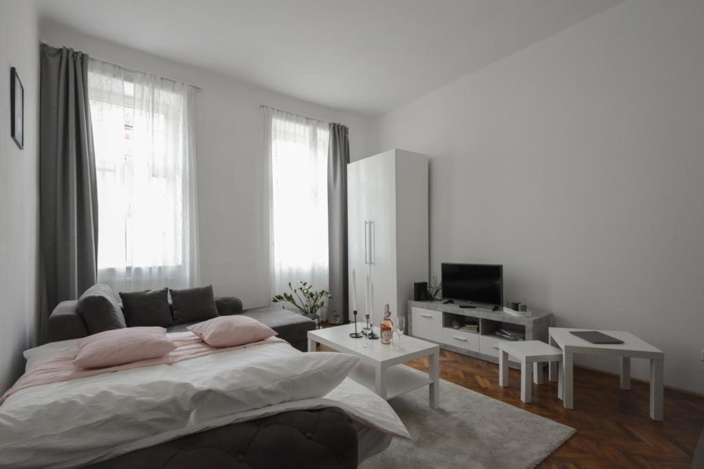 Apartment 10-next Metro U3 *