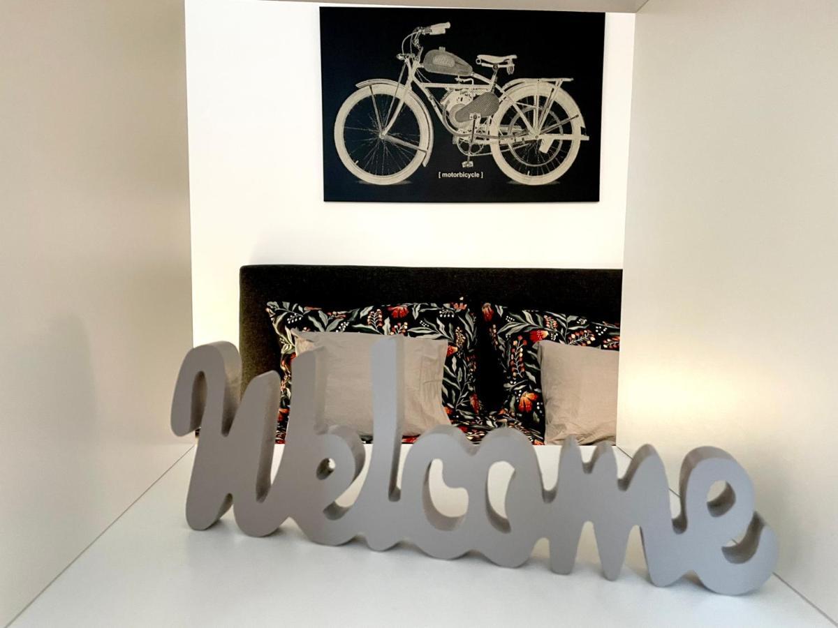 Apartment Premium With Balcony In Classy Area *