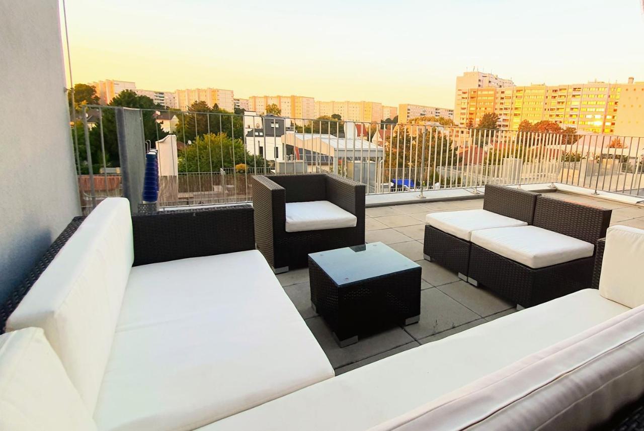 Rooftop Terrace, Free Garage Parking And Pool! Appartamento Vienna