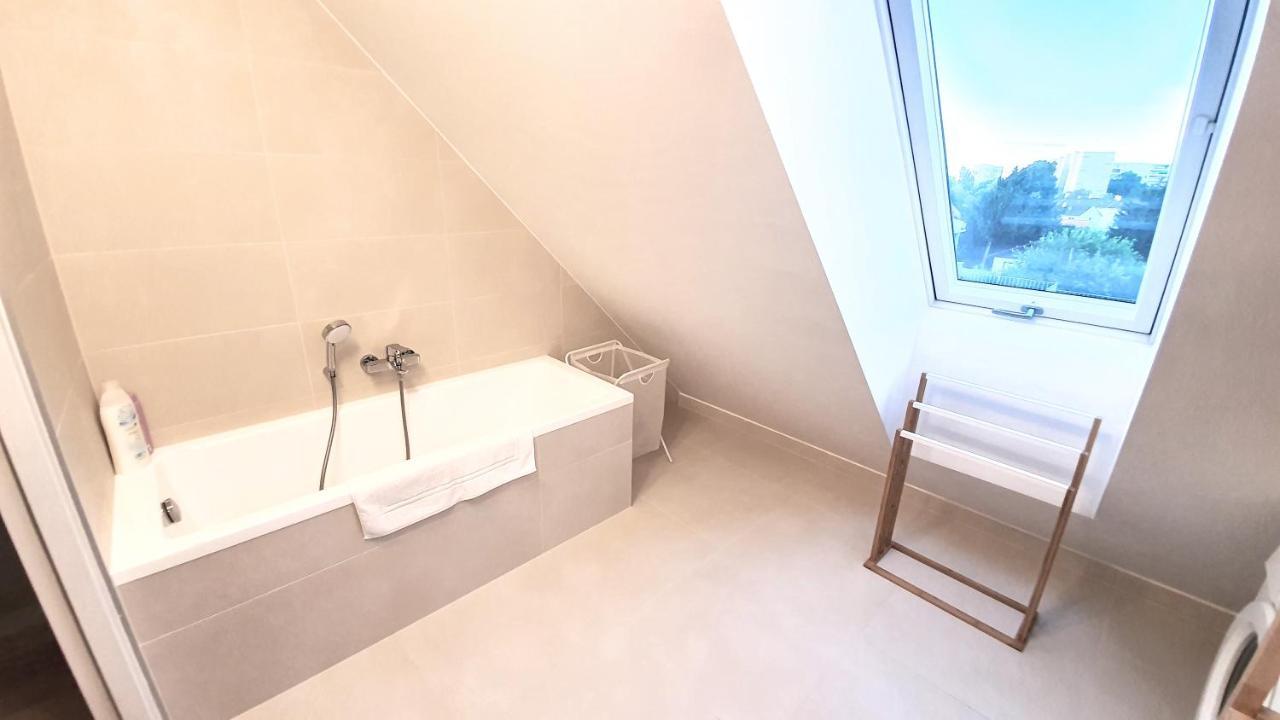 Appartamento Rooftop Terrace, Free Garage Parking And Pool!