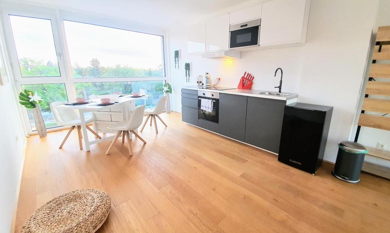 Appartamento Rooftop Terrace, Free Garage Parking And Pool!