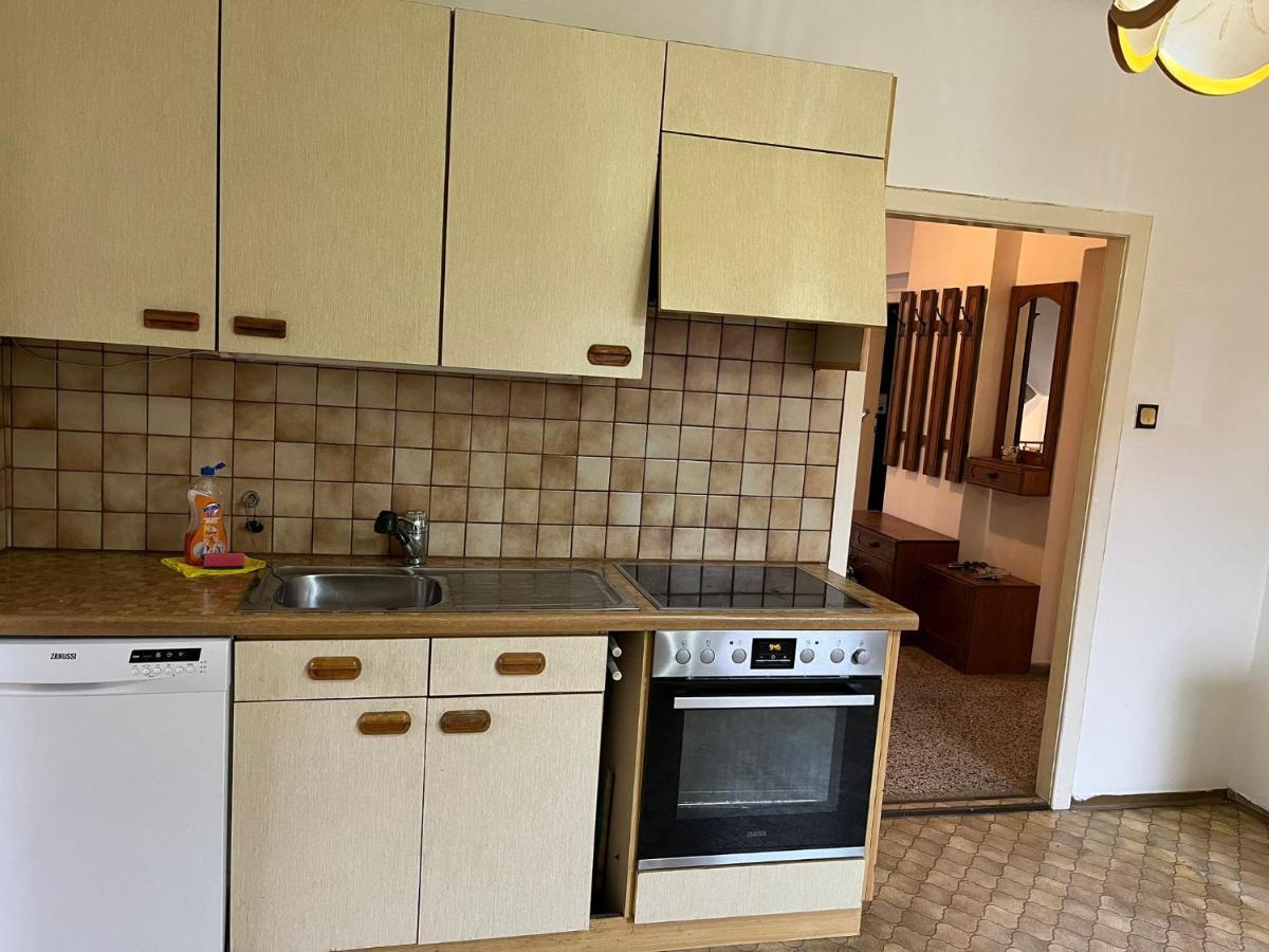 Breathtaking Shared Near Danube River /w Garden And Parking