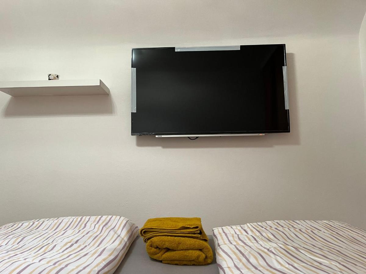 Breathtaking Shared Near Danube River /w Garden And Parking Guest house Vienna