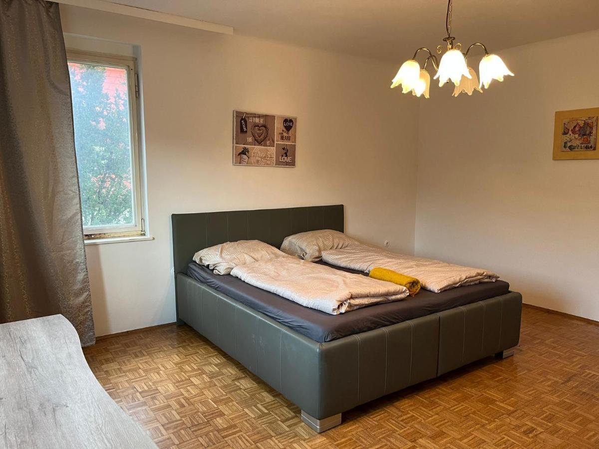 Breathtaking Shared Near Danube River /w Garden And Parking