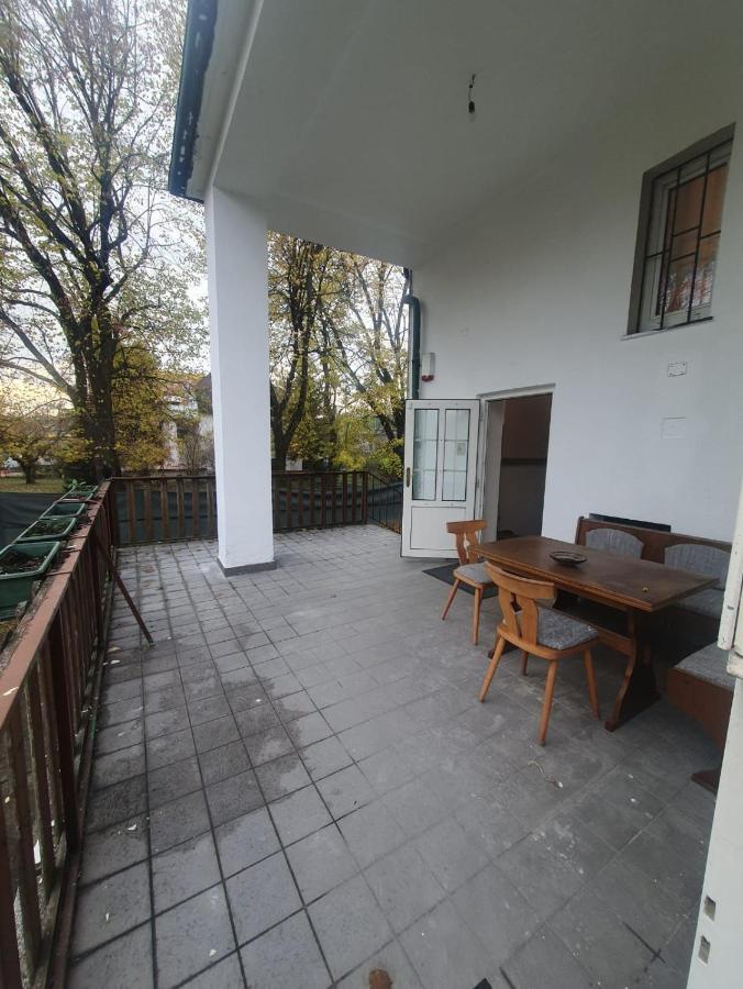 Breathtaking Shared Near Danube River /w Garden And Parking Affittacamere *