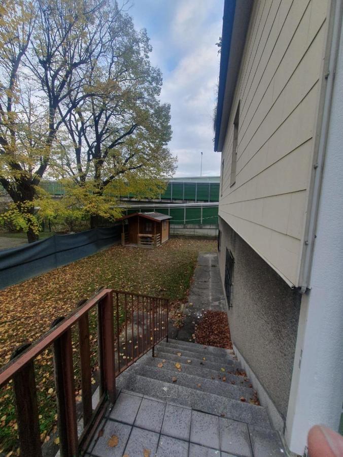 Breathtaking Shared Near Danube River /w Garden And Parking Guest house *