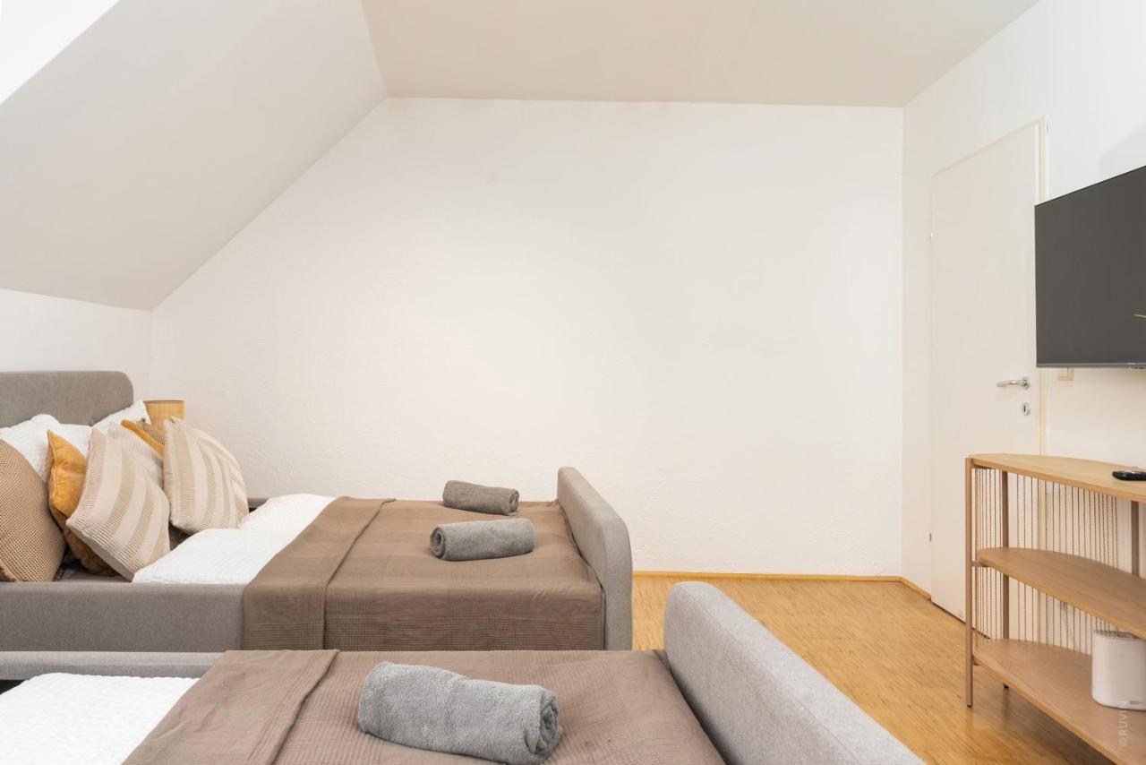 Apartment Penthouse, 3 Separate Bedrooms, 2 Min To U6 Nussdorfer Strasse Vienna
