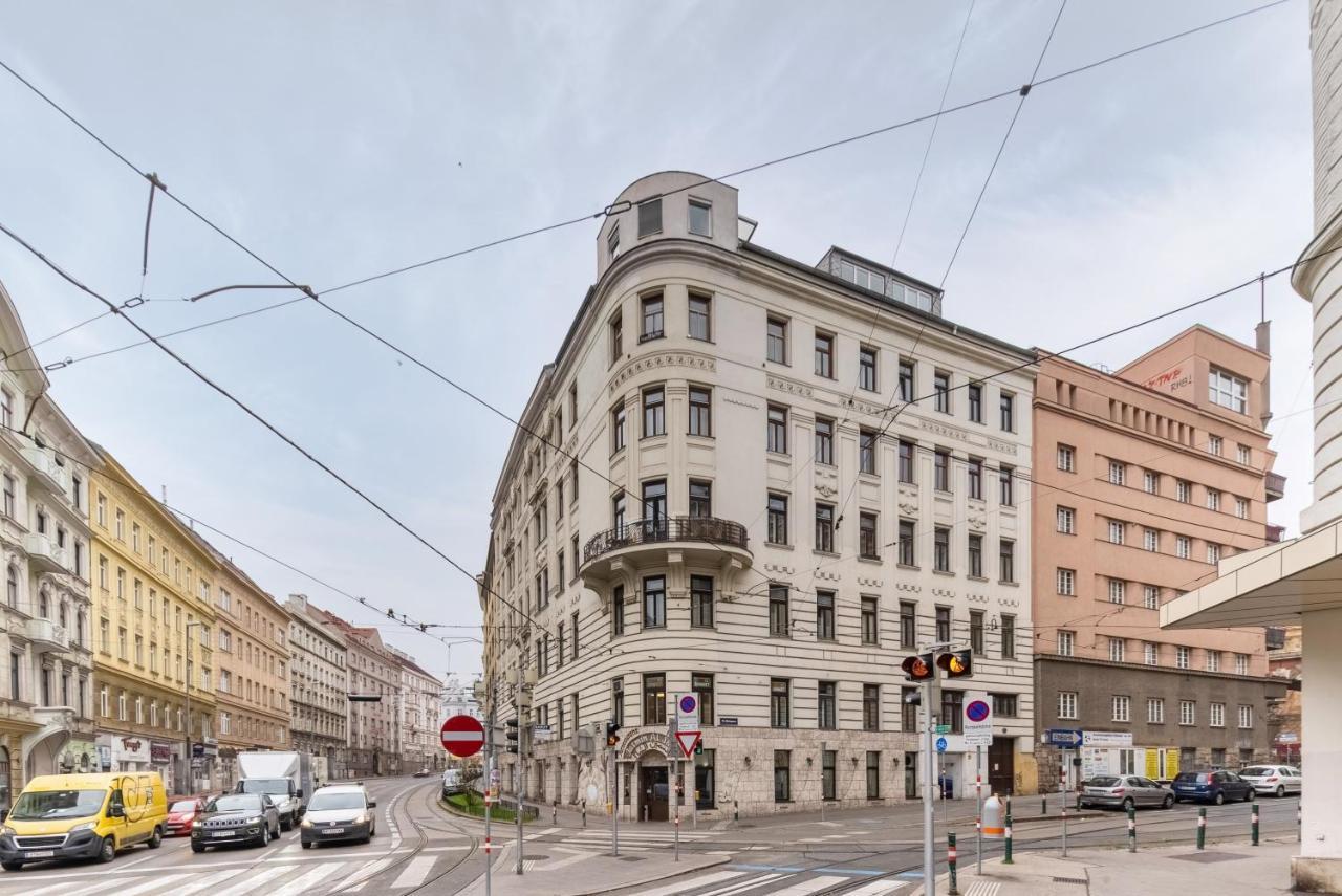Penthouse, 3 Separate Bedrooms, 2 Min To U6 Nussdorfer Strasse Apartment