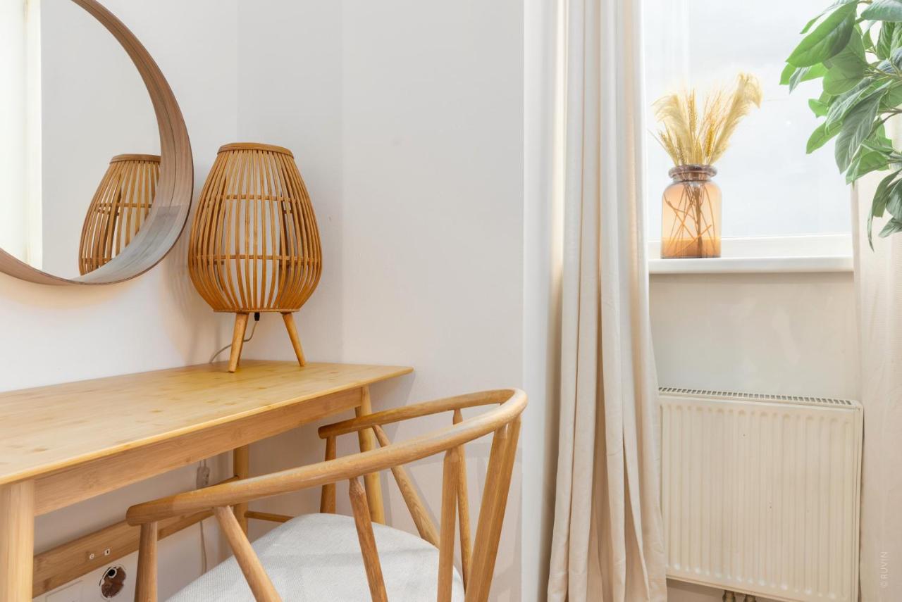 Apartment Penthouse, 3 Separate Bedrooms, 2 Min To U6 Nussdorfer Strasse *