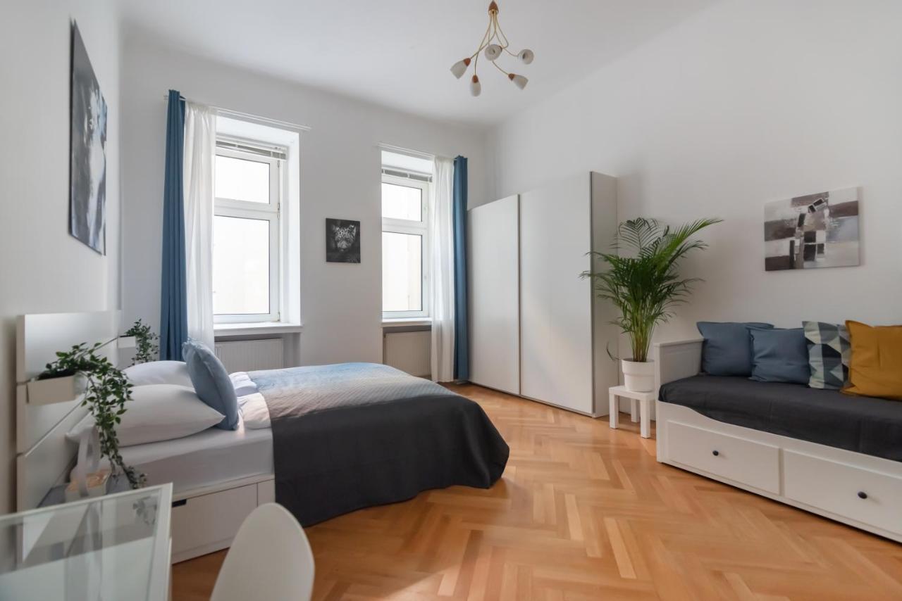 Apartment Zentrale Ruhelage Im Typischen Wiener Altbau *