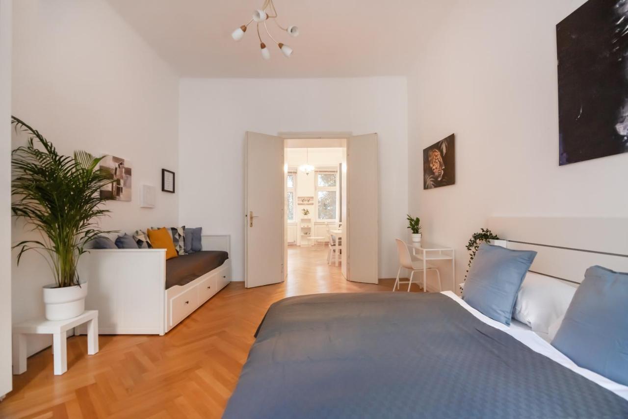 Zentrale Ruhelage Im Typischen Wiener Altbau * Wien