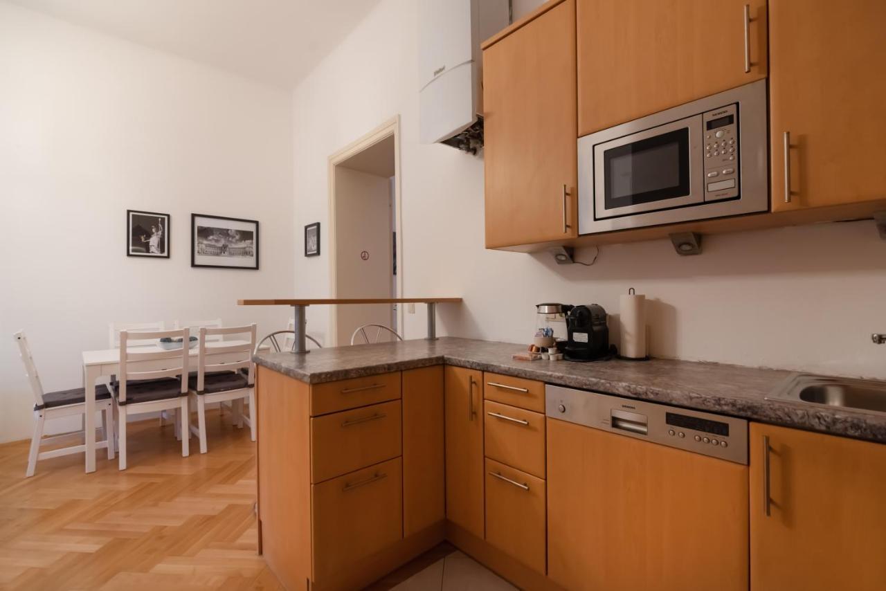 Zentrale Ruhelage Im Typischen Wiener Altbau Apartment *