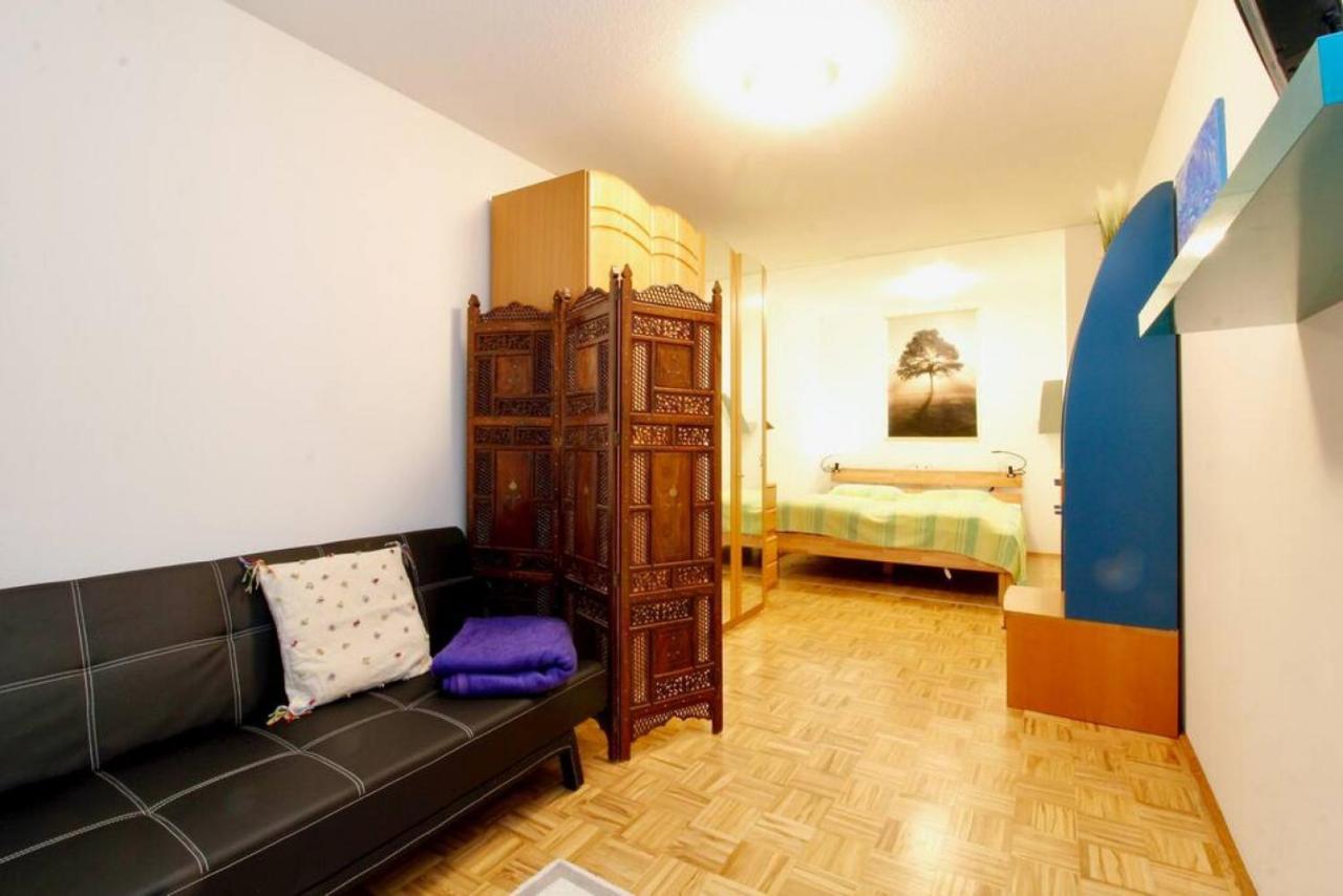 Apartment Grosse Balkonwohnung Bei Uno City Vienna