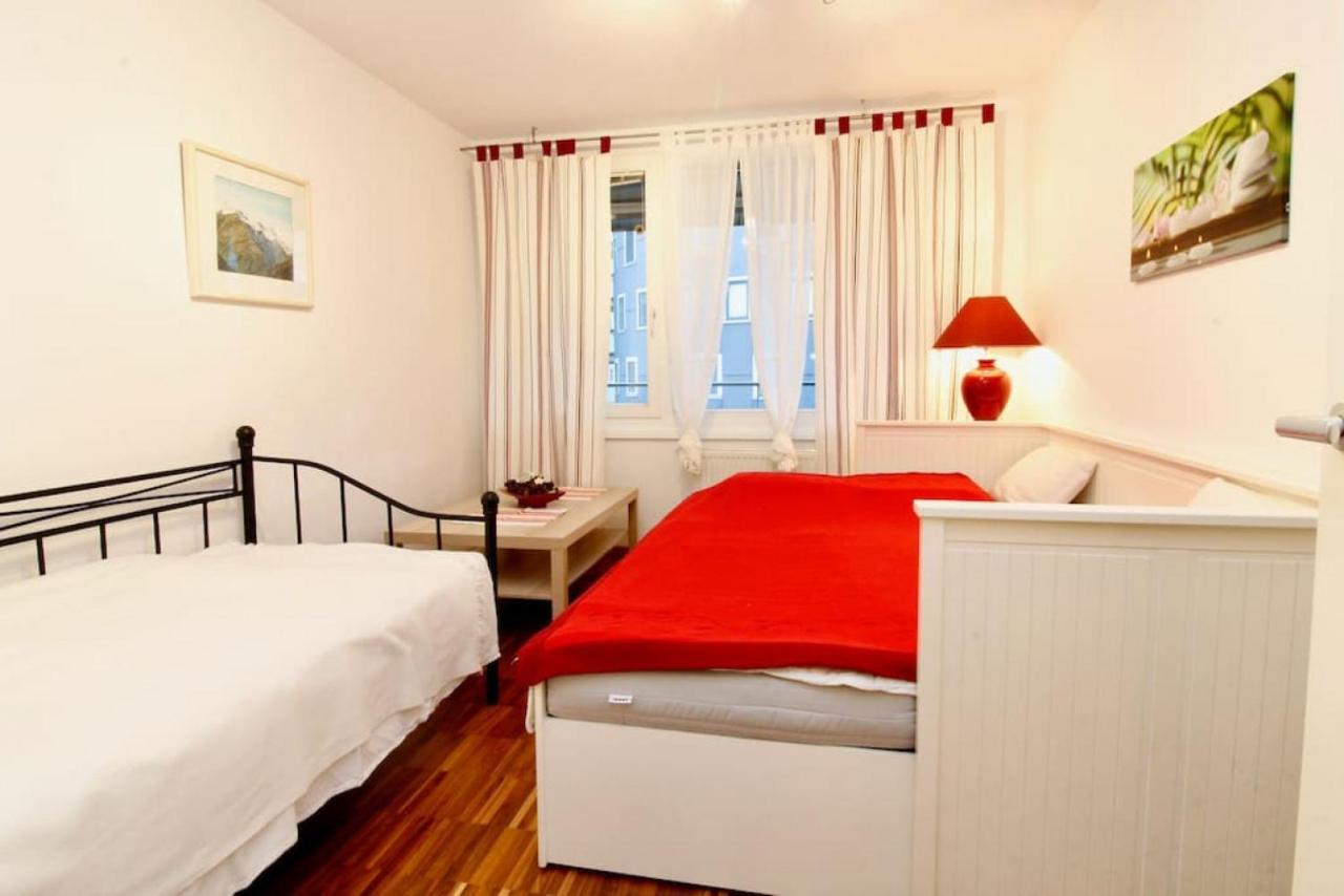 Grosse Balkonwohnung Bei Uno City Apartment Vienna
