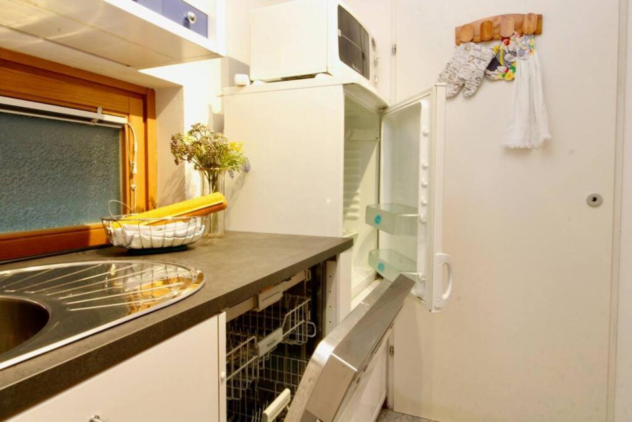 Grosse Balkonwohnung Bei Uno City * Vienna