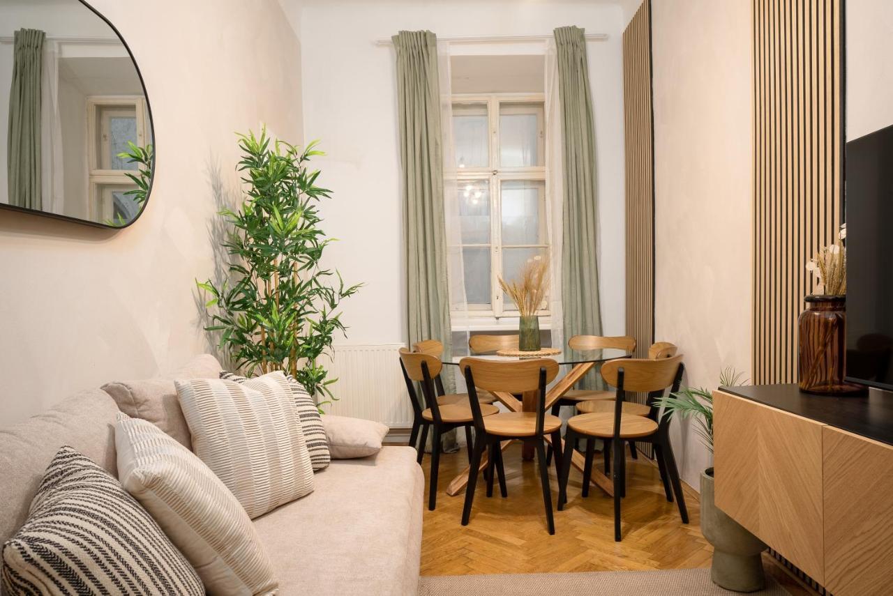 Designer Apartment, Central, Next To Danube