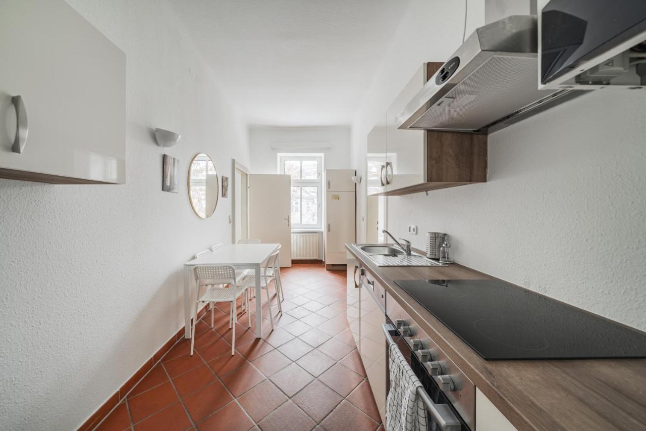 Stylisch In Vienna's 18th District Apartment