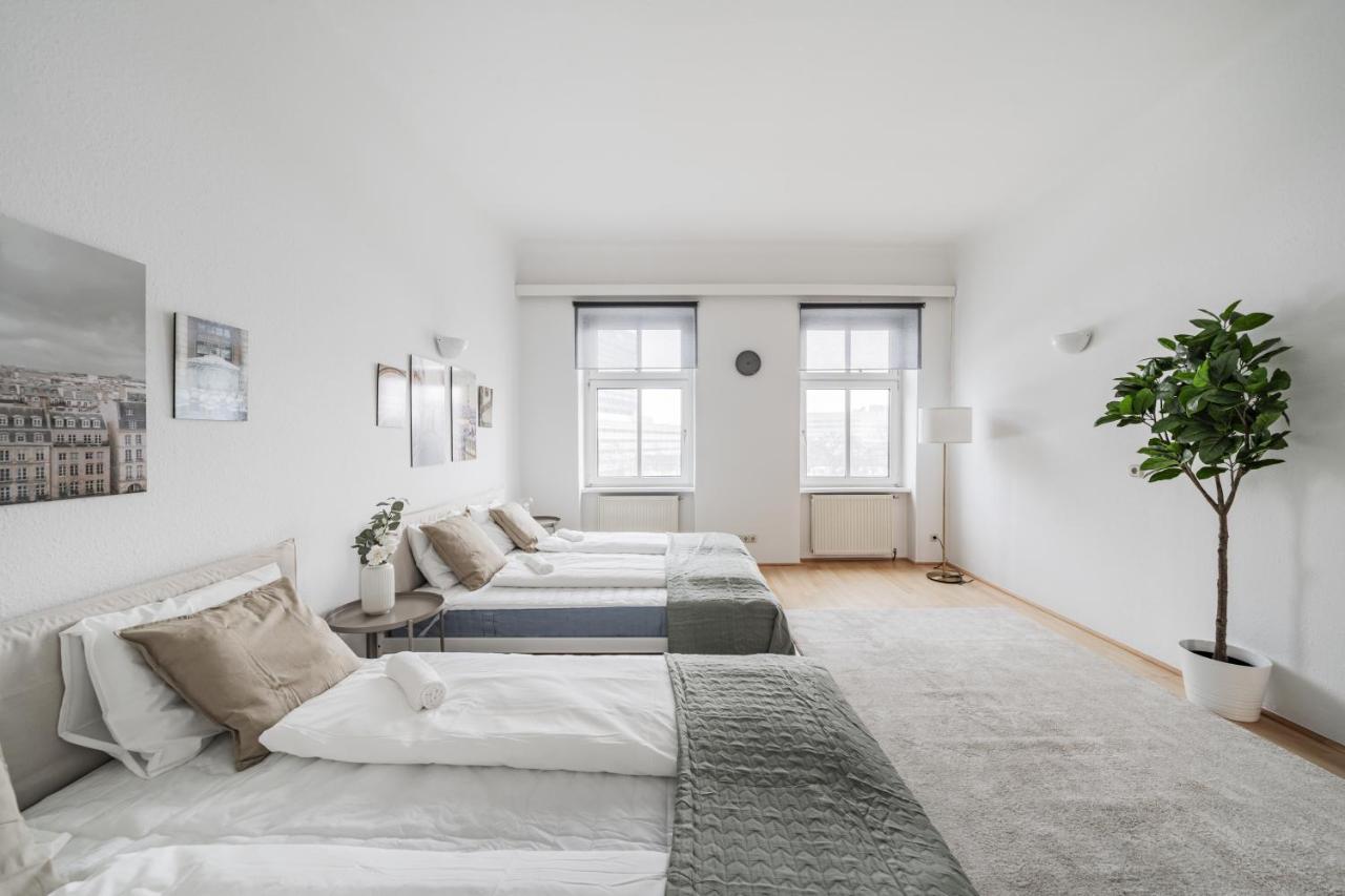 Stylisch In Vienna's 18th District Wien