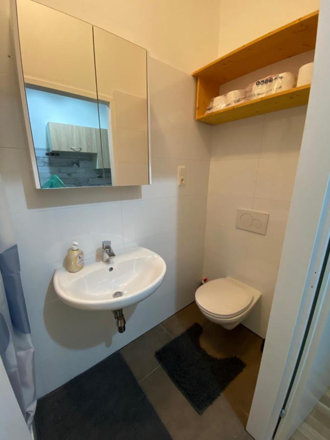 18 Apartment *