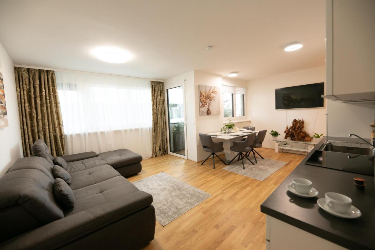 Schoenes Living Am Donauufer Wien