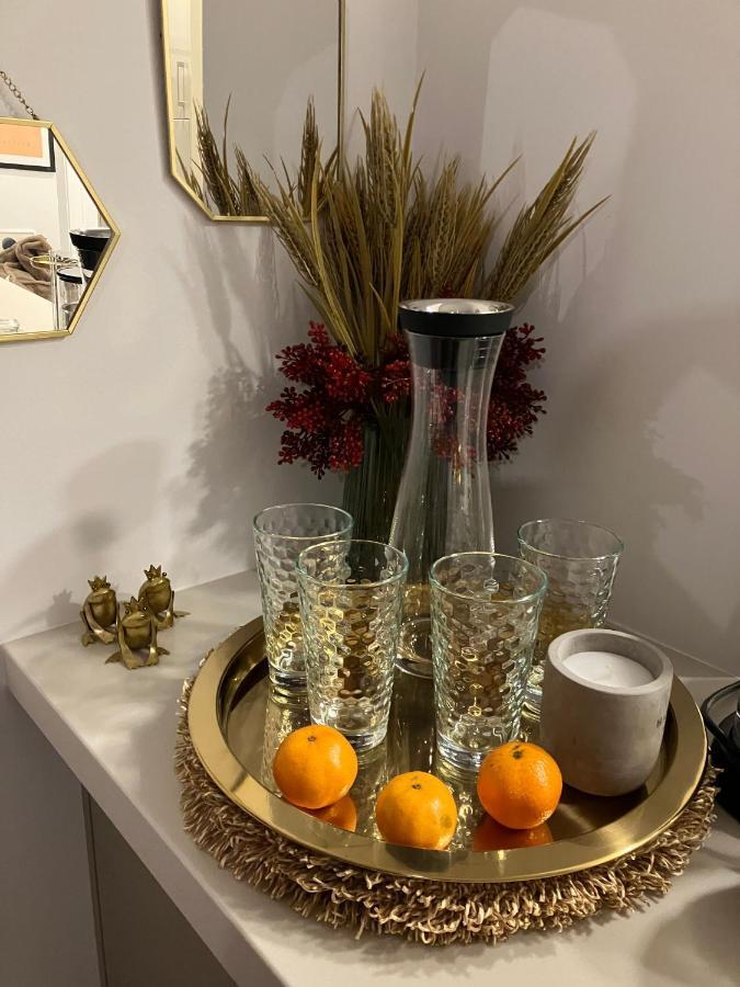 Comeforliving Apartment