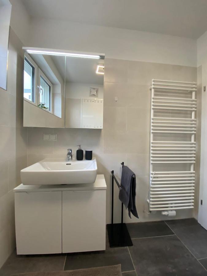 2-room 150m To Metro *