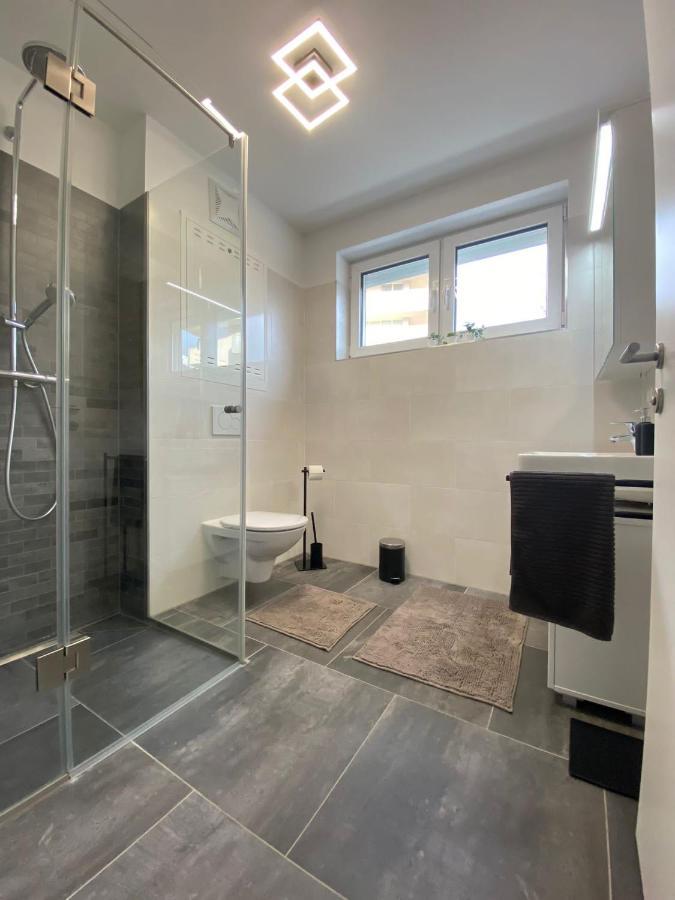 2-room 150m To Metro *