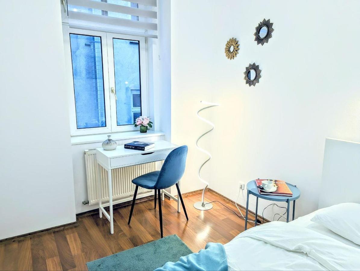 Cozy In The Lassallestrasse 13!