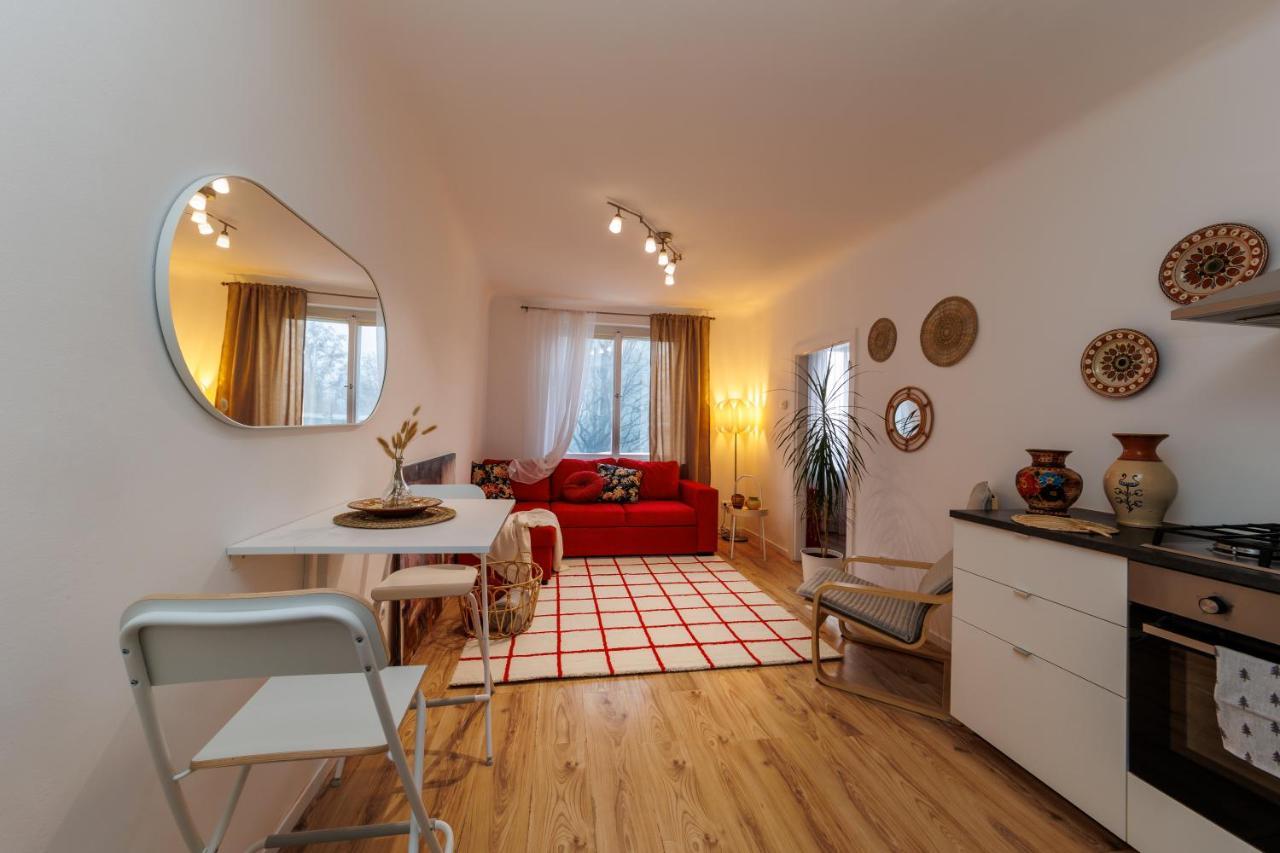 Cosy Brand New Viena