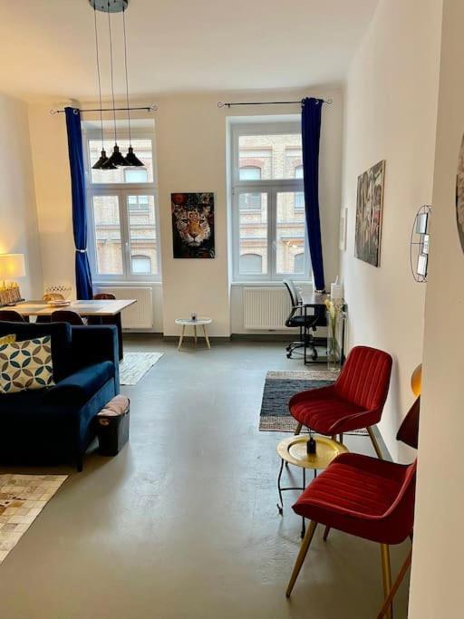 Klimatisierte Sehr Zentrale Wohnung-loftstyle- *
