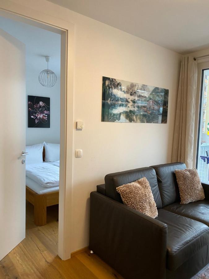Modern With Balcony Near City Center Apartment