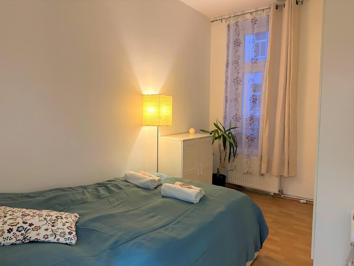 Cosy & Quiet In 17th District Apartment *