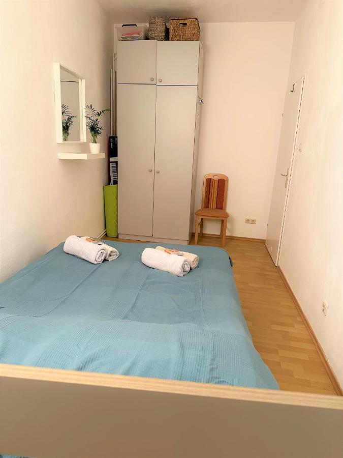 Cosy & Quiet In 17th District Apartment *
