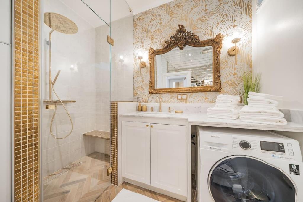 Apartment Vivid City Gem - A Reminiscence Of Gustav Mahler *
