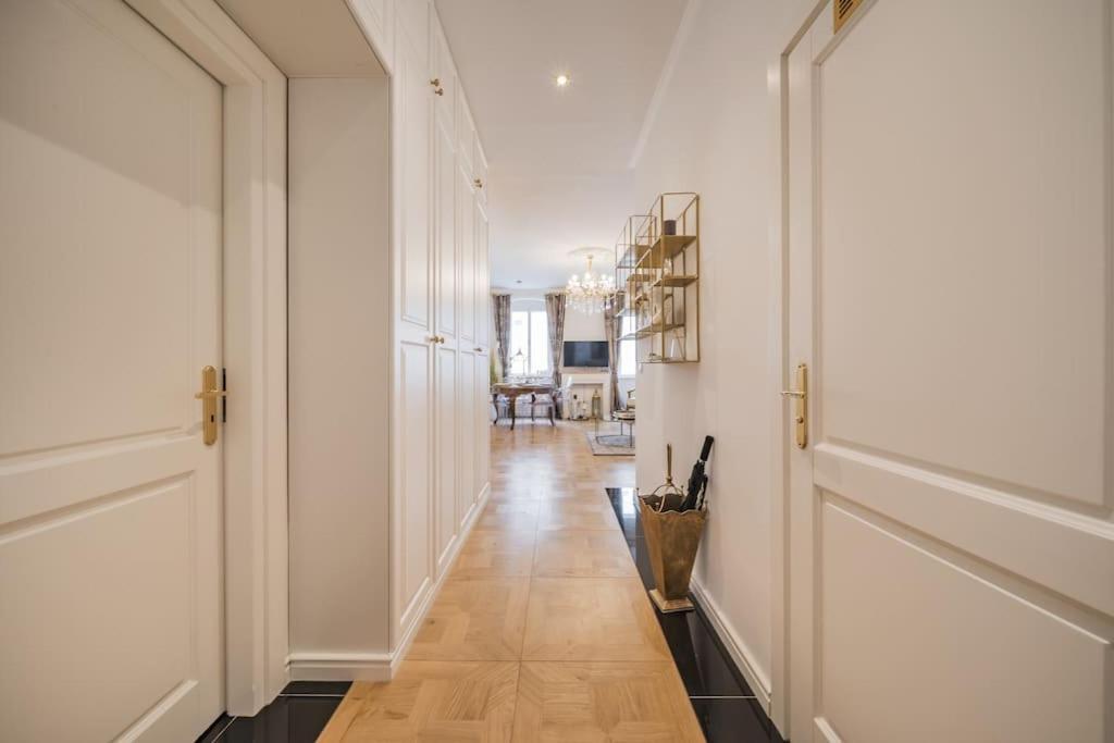 Vivid City Gem - A Reminiscence Of Gustav Mahler Apartment *