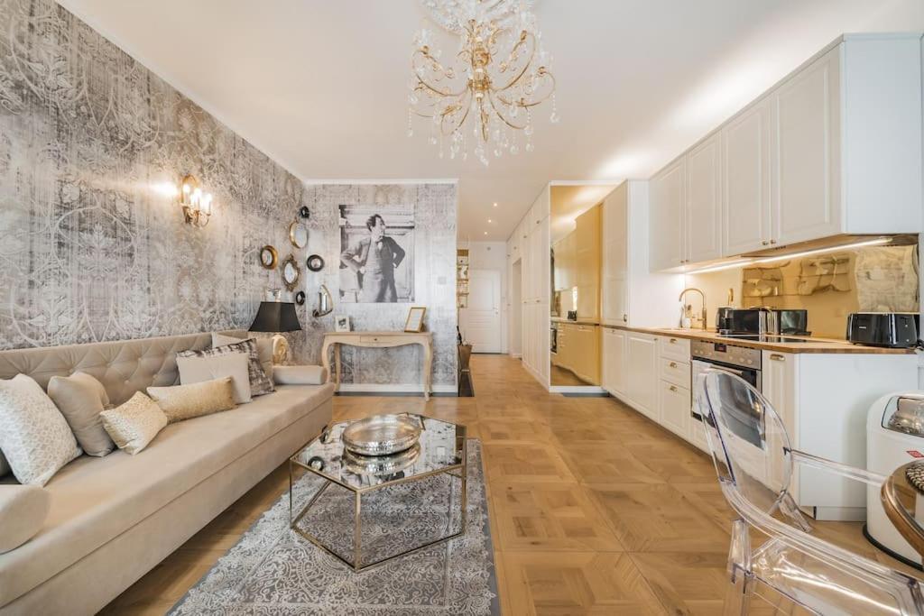 Apartment Vivid City Gem - A Reminiscence Of Gustav Mahler *