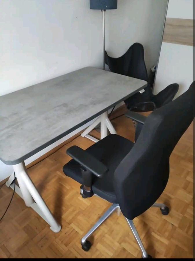 Centre *