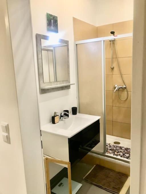 Klimatisierte Sehr Zentrale Wohnung-loftstyle- Apartment *