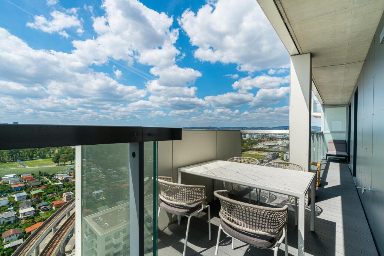 Residence, Marina Tower - Danube Aparthotel