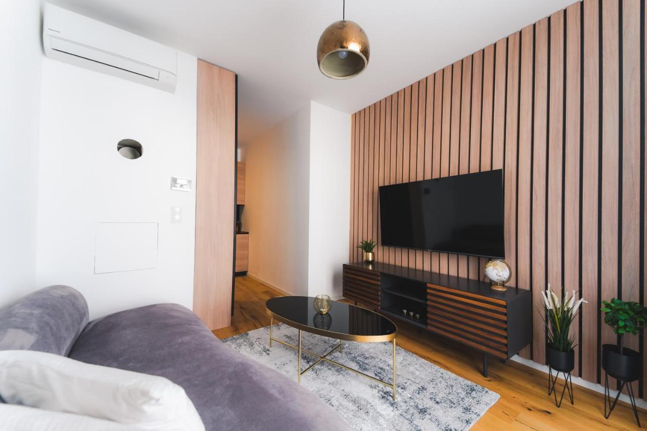 Apartment Triangle City Ii *