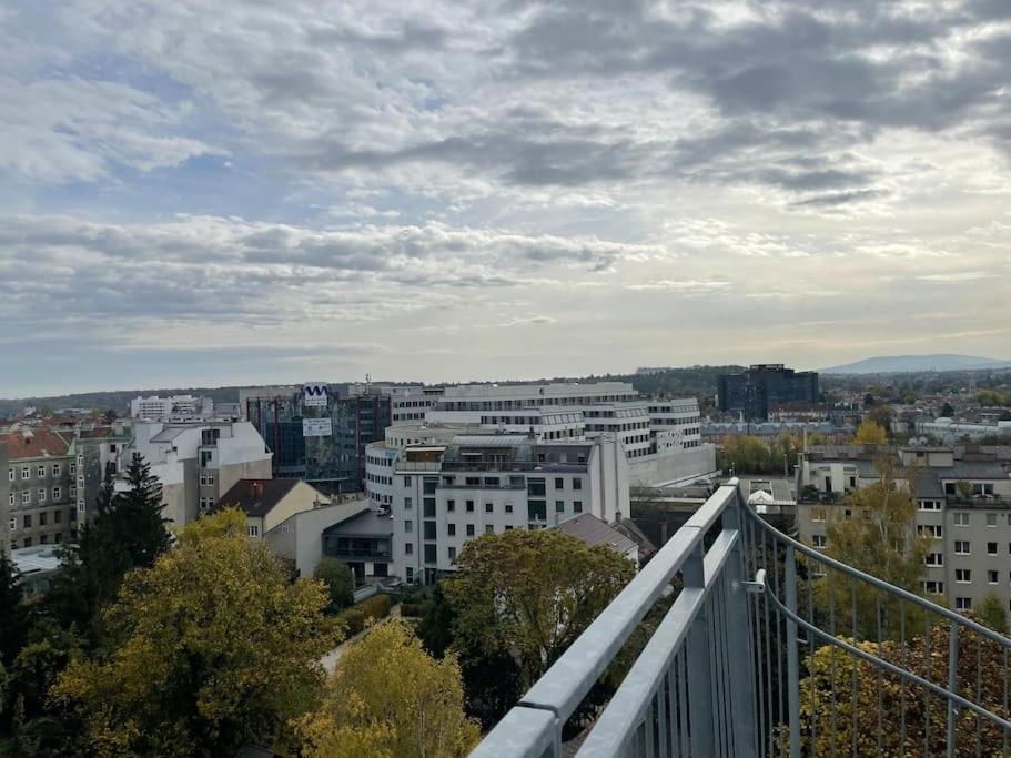 Rooftop Terrace- Panoramablick Ueber * Vienna
