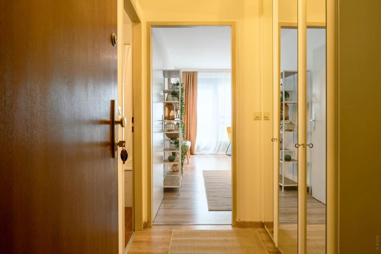 King Bed Home, Next To Akh Michelbeuern Viena