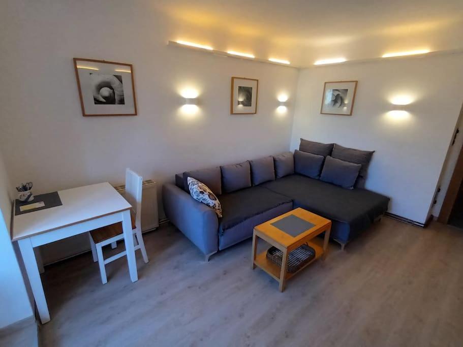 Modernes In *