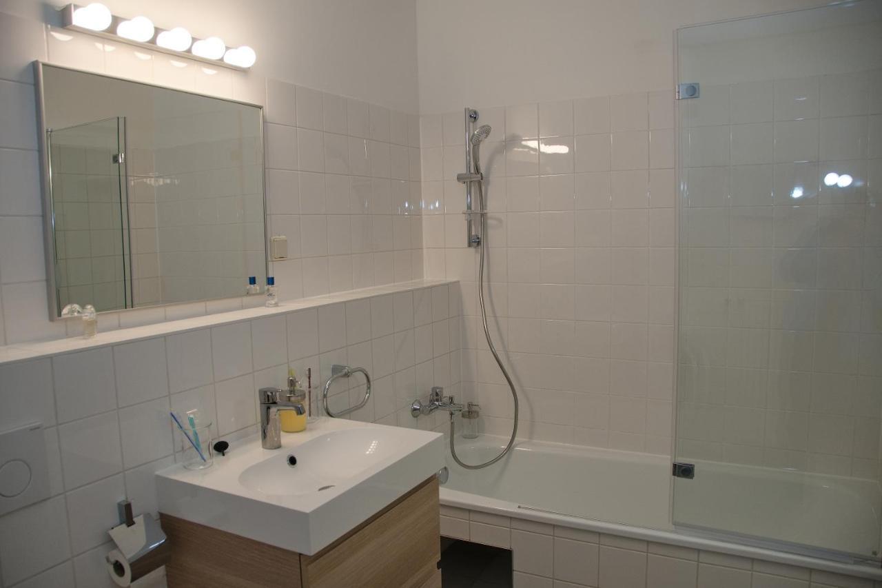 White Lotus Apartment *