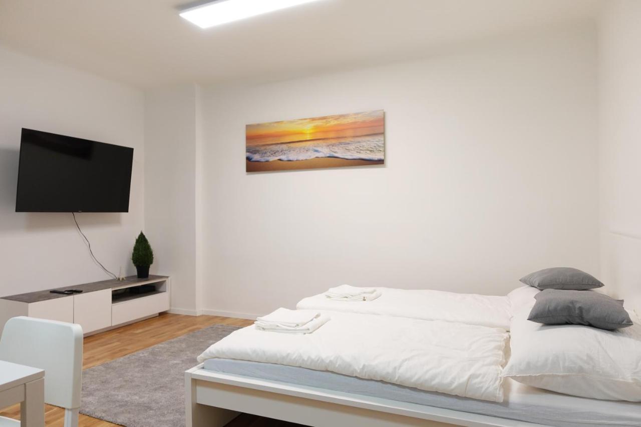 Comfortable In Central Apartment