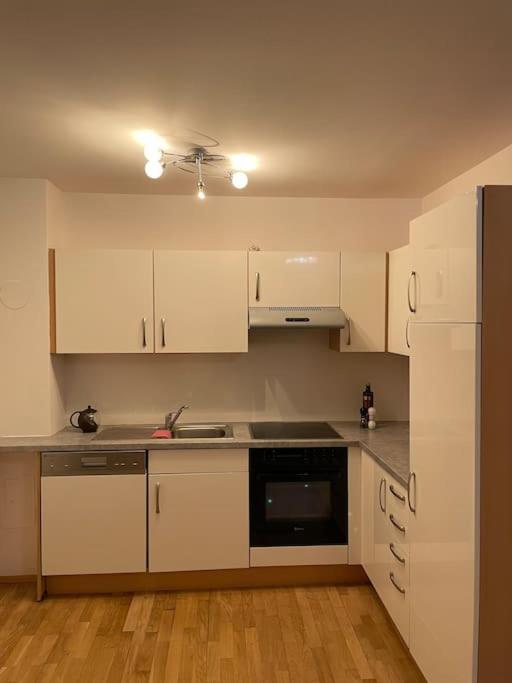 Apartment Modern And Comfortable Next To Mainstation Wien