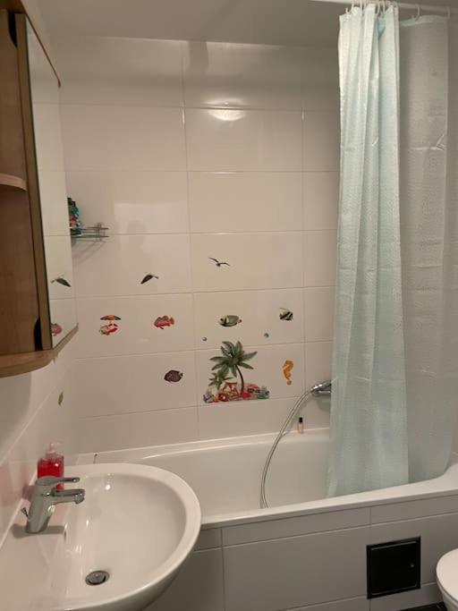 Apartment Modern And Comfortable Next To Mainstation Wien