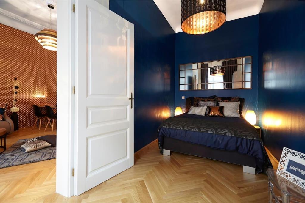 Modern Viennese Mid-century Apartamento