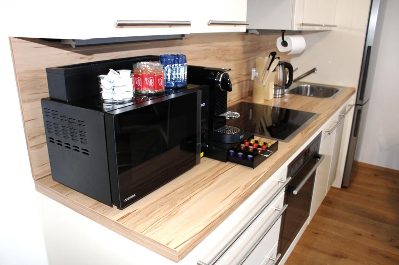 Goldberger 1020 Apartment *